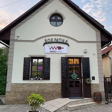 Rozsa Vendeghaz Ingyenes Parkolassal