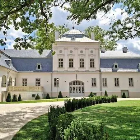 Rozsa Vendeghaz Ingyenes Parkolassal *