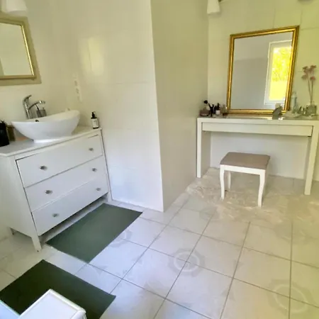 Rozsa Vendeghaz Ingyenes Parkolassal Nagykovacsi