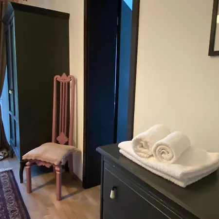 Rózsa Ingyenes Parkolással Quarto em Acomodações Particulares Nagykovacsi